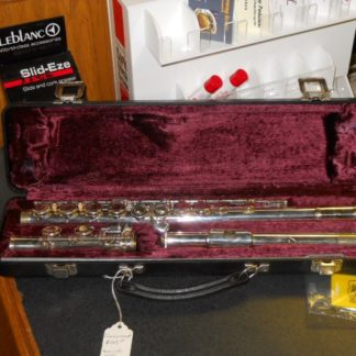 Used Instrument: Armstrong 104 Flute --#6092349