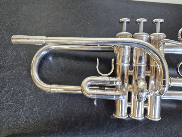 Yamaha Custom Eb/D Trumpet, Used Professional Trumpet, Eb/D Trumpet, Professional Trumpet, Model 9610 Trumpet