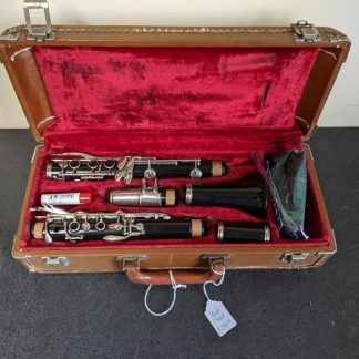This Bundy clarinet is a nice student model instrument.